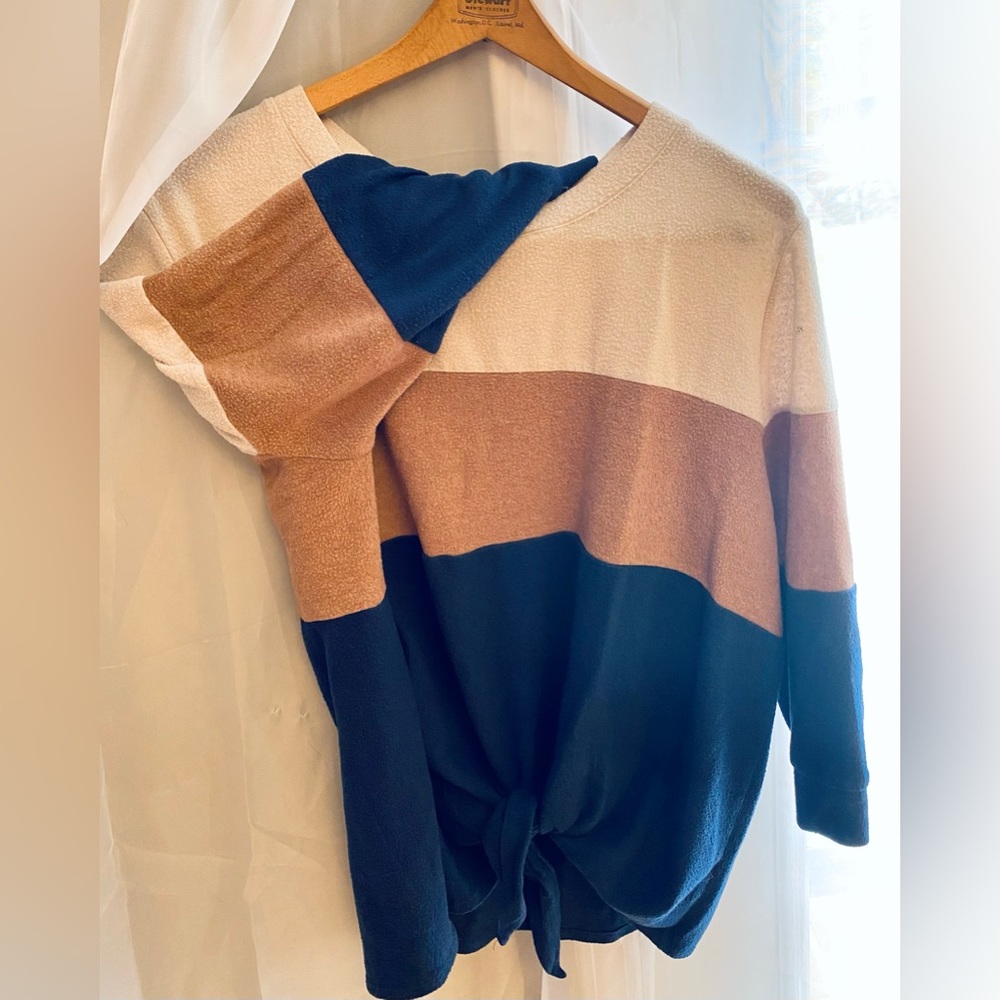 FALL SPECIAL! Block colored sweater, with tie front, plus size, 2x, like new